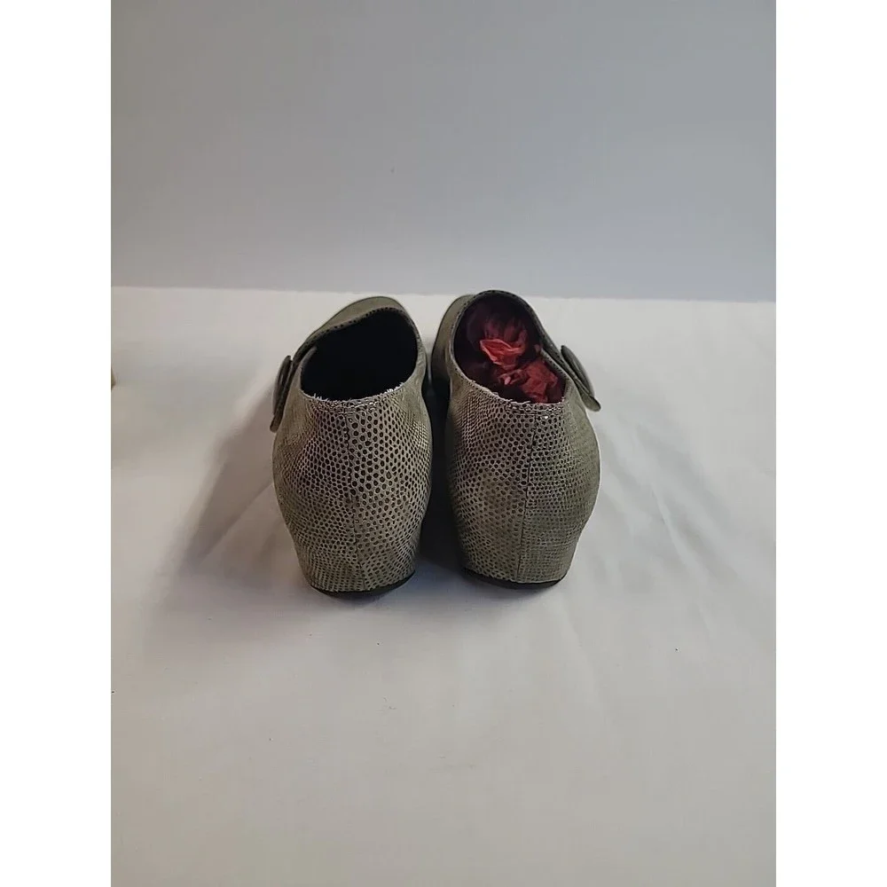 Vaneli Shiny Dot Round Toe Mini Wedge‎ Heel Shoes Women's Olive Green Size 9.5 M